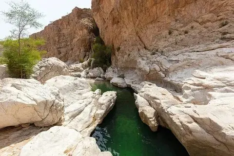 Desert & Wadis Adventure – 2 Days Oman Tour